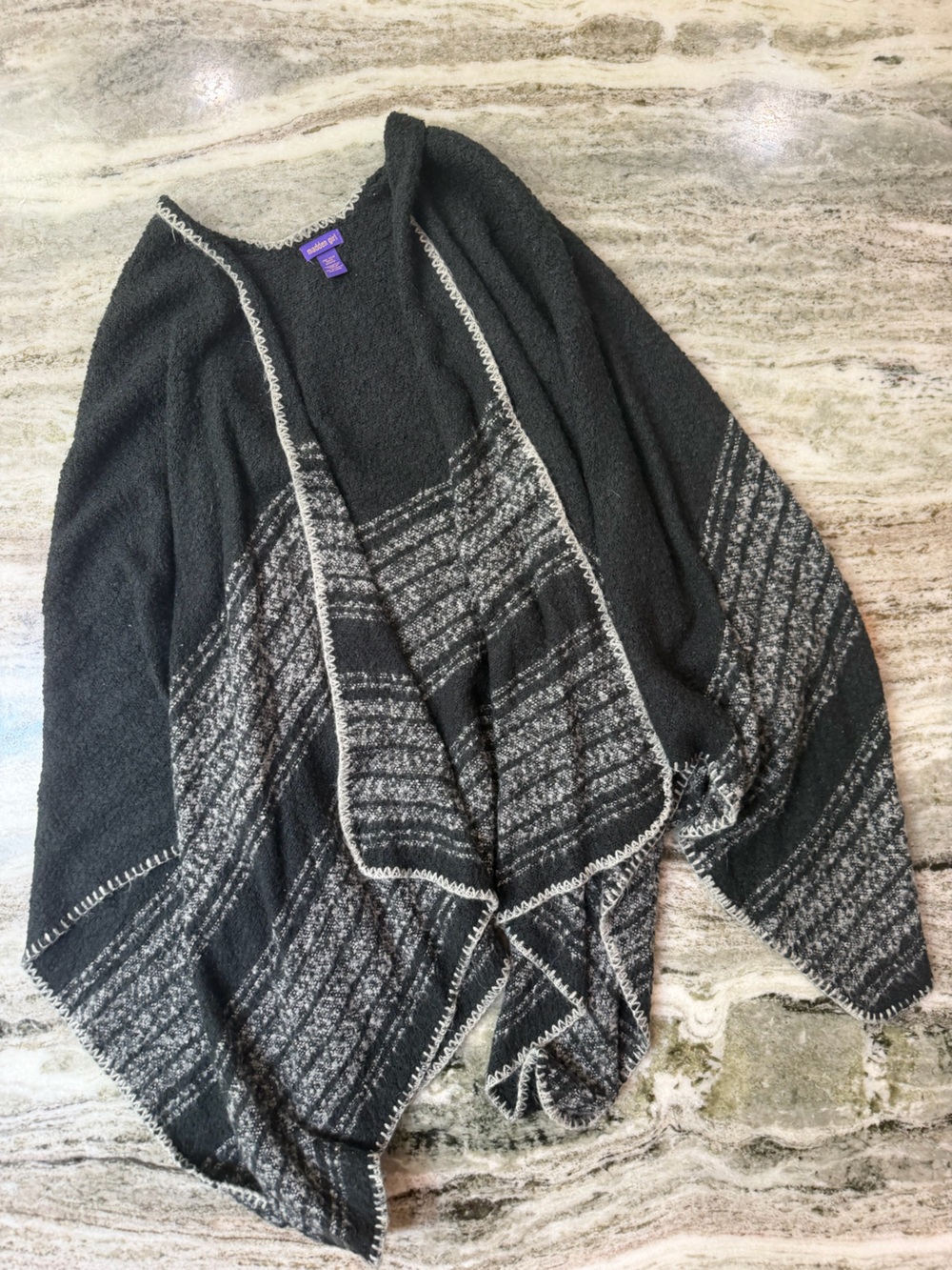Madden Girl Black & Gray Open-Front Knit Sweater Poncho